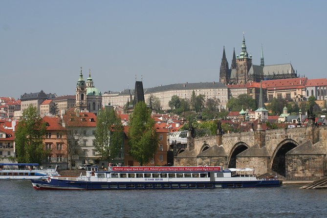 1 hour Prague Panoramic Vltava River sightseeing Cruise - Kampa Island and the central Vltava views
