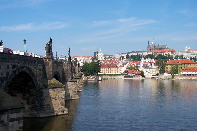 1 hour Prague Panoramic Vltava River sightseeing Cruise - Who gets the most from the $18.43 price