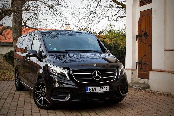 1-way Prague to Vilshofen private transfer - up to 7 passengers - Leaving Prague without the station shuffle