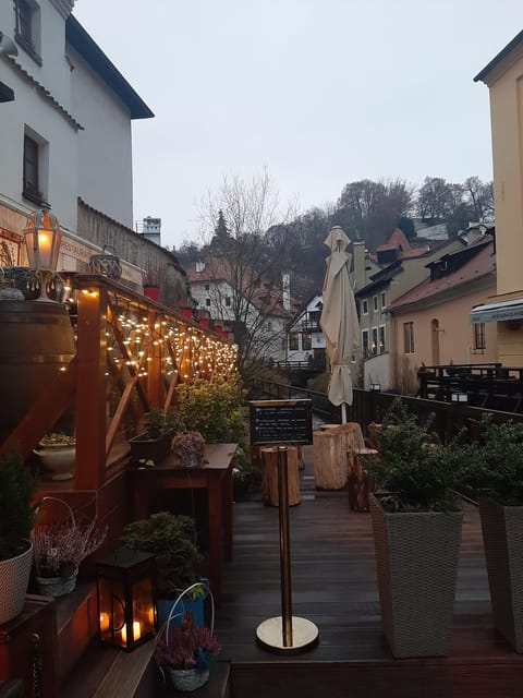 1000 years of history! Evening walking foodie tour - Kampa Island and the main meal