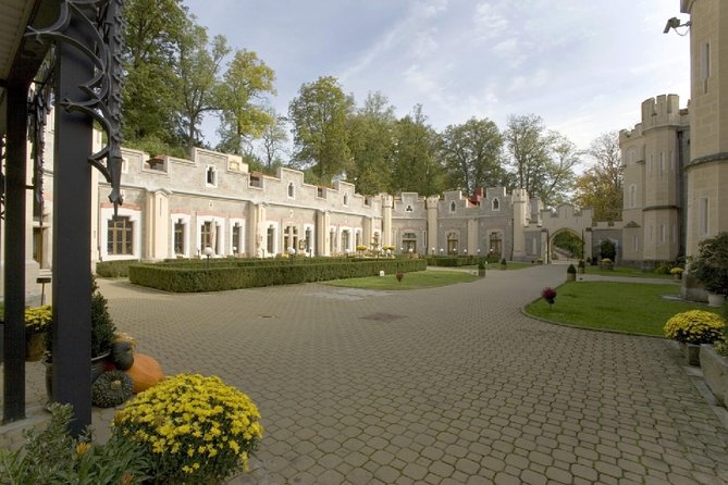 2-Day Hluboka and Cesky Krumlov Tour from Prague - Guides, group size, and the feel of the trip