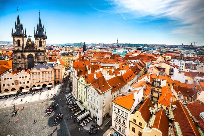 2-Hour Old Town and Jewish Quarter Tour in Prague - Starting beneath Prague’s famous Astronomical Clock