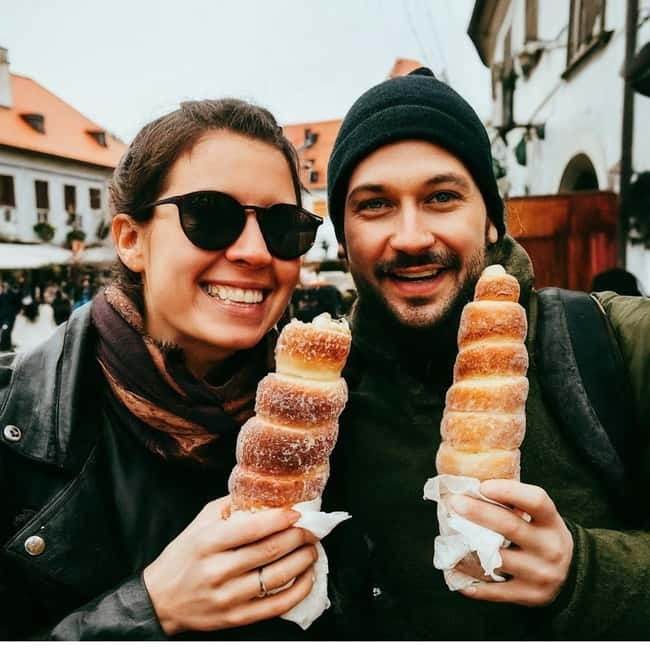 5h All-in SUMMER Tour River Cruise, Castle, Lunch & Treats☀️ - One hour on the Vltava by timber raft
