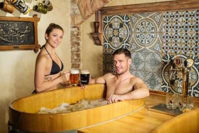Beer bath Spa for 2 people/ 1 tub – 1,5 hour Activity in Prague