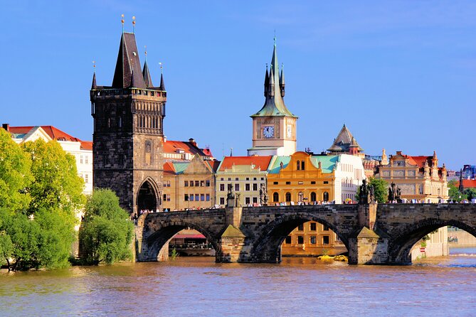 Best of Prague: Private City Walking Tour, Boat Cruise, and Typical Czech Lunch - Prague Castle and St. Vitus Cathedral