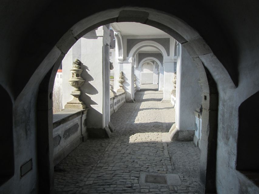 Český Krumlov: 2 Hour Private Walking Tour with Guide - Is two hours enough?
