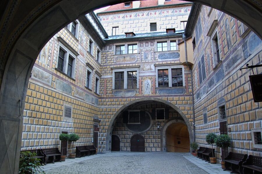 Český Krumlov: 2 Hour Private Walking Tour with Guide - Who should book this tour?