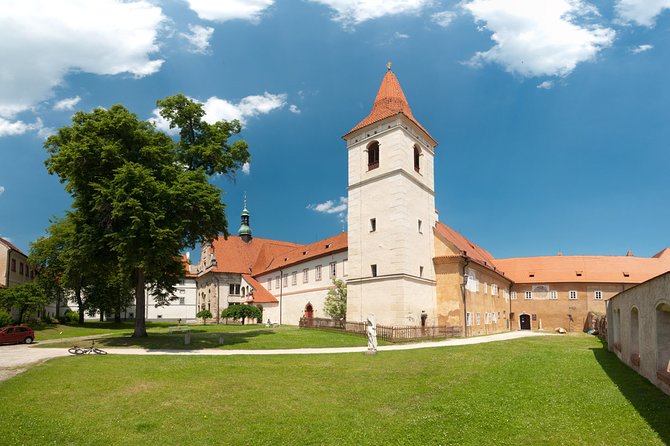 Český Krumlov Free Tour - Who should book this experience?