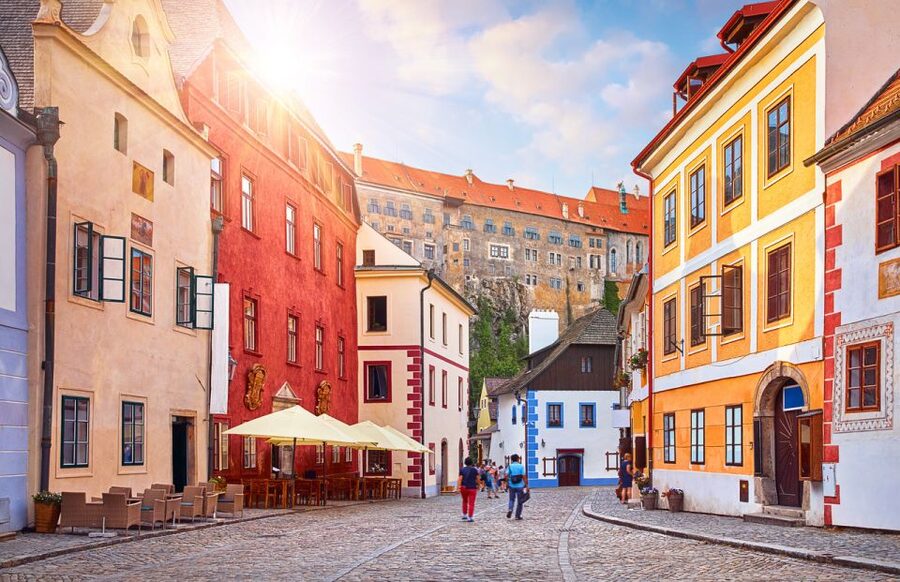 Český Krumlov: Half-Day Medieval Architecture Walking Tour - Why a private walk helps in Český Krumlov