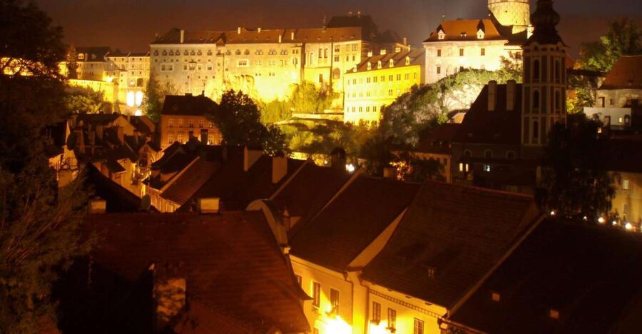 Český Krumlov: Night Walking Tour with a Professional Guide - Key points at a glance