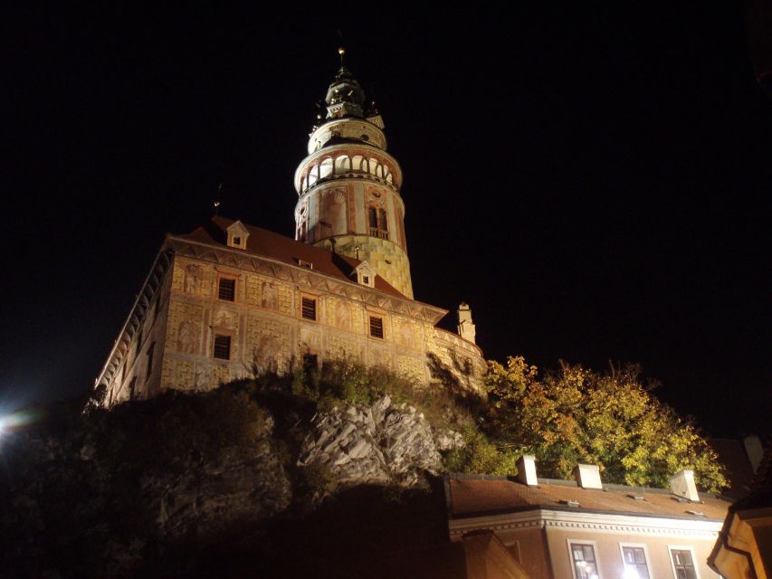 Český Krumlov: Night Walking Tour with a Professional Guide - Learning the town’s ancient and recent past