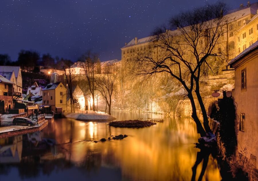 Cesky Krumlov: Private 2-Hour City Walking Tour - Starting in the Old Town’s medieval lanes
