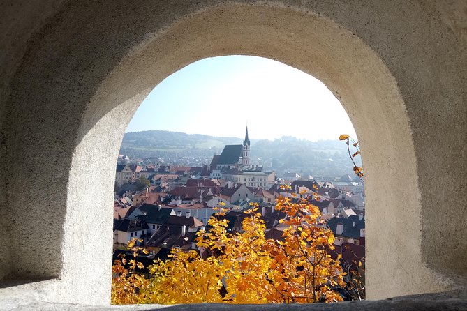 Cesky Krumlov Private day trip from Prague with Lunch and Castle admission - What the private guide adds