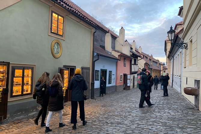 Complete Prague Castle Tour (Tickets to Interiors Included) - How the guides shape the experience