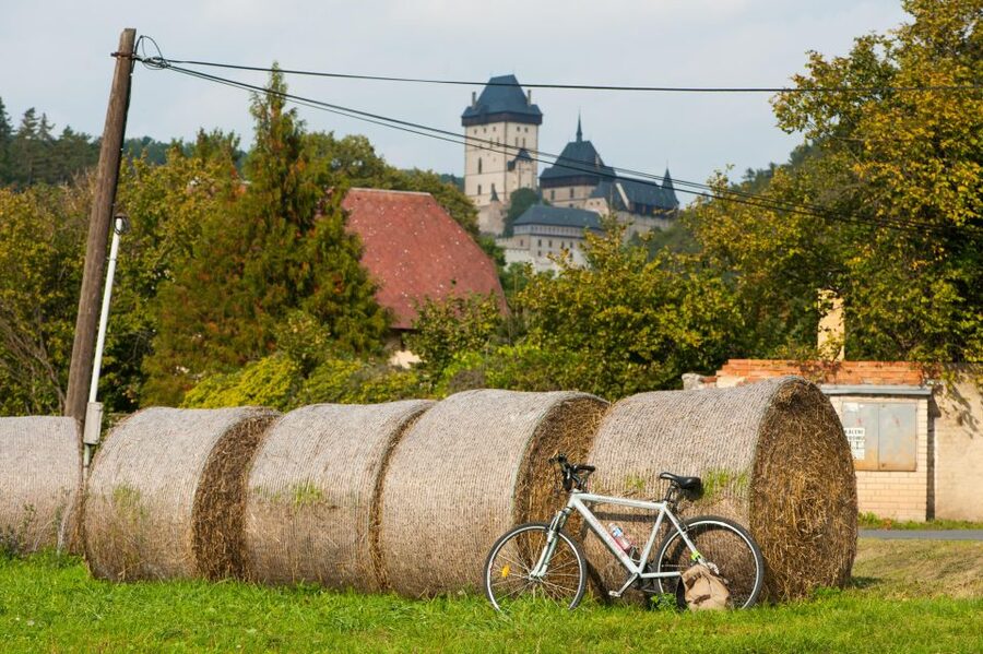 Countryside Bike Tour From Prague To Karlstejn Castle - Following the Vltava and Berounka Rivers