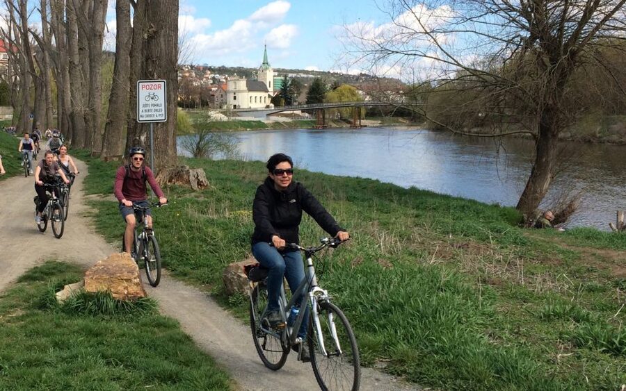 Countryside Bike Tour From Prague To Karlstejn Castle - Karlstejn Castle and the Legacy of Karel IV