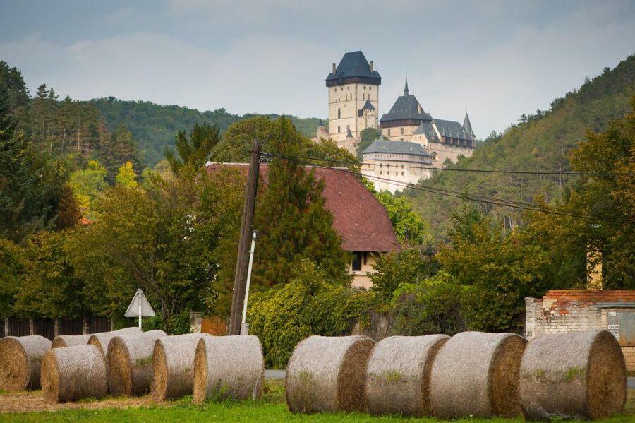 Coutryside e-bike tour to Karlstejn Castle - The price and what you receive for it