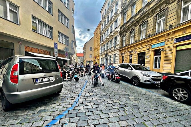 Create your own route on eScooter and enjoy Prague on wheels! - What the equipment and instruction add