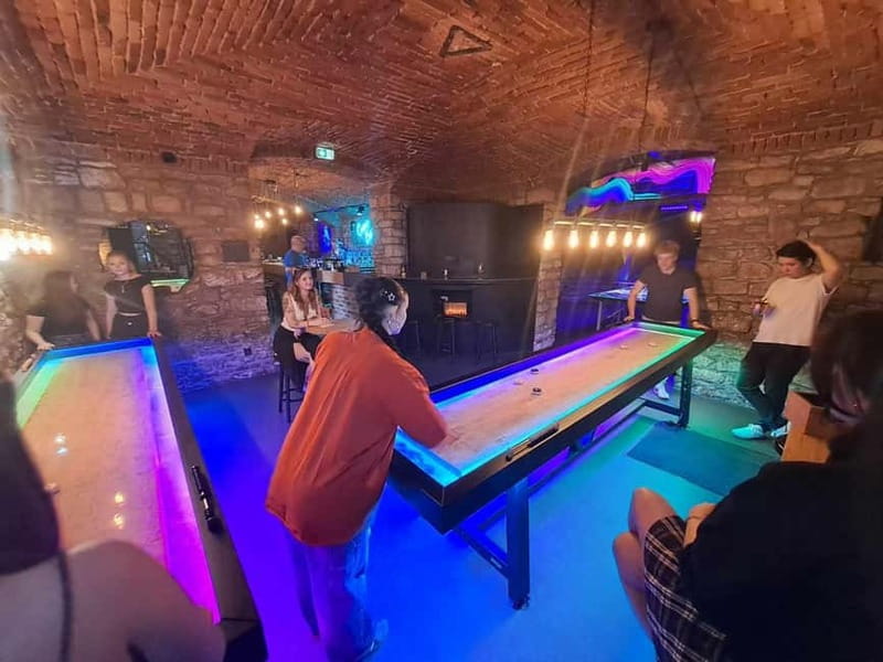 Crew Bar Prague: Open bar, ping pong or shuffleboard game - What the one-hour Crew Bar session is like