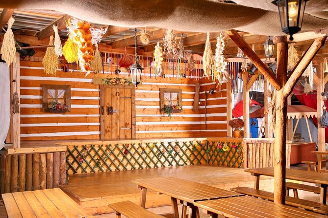 Czech Folklore Show with dinner and transfer - A two-and-a-half-hour tour through Czech folk traditions