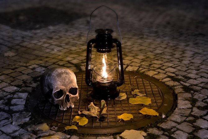 Dark Shadows of the Old Town: A Self-Guided Audio Tour of Prague - A night walk or a daytime history lesson