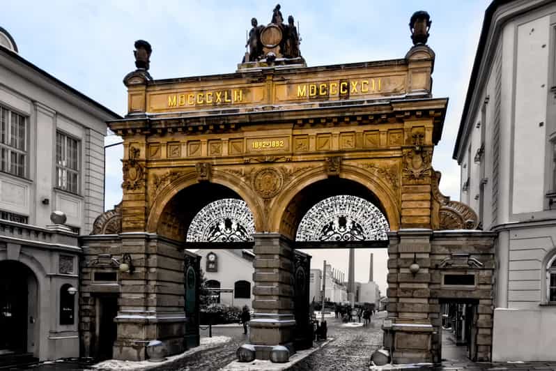 Day trip to Pilsner Urquell brewery and Bohemian glassworks - From Prague to the Glasstar glassworks
