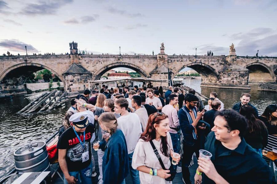 Drunken Monkey Prague Boat Party Open Bar to Duplex Club - Timing, dress, and practical planning