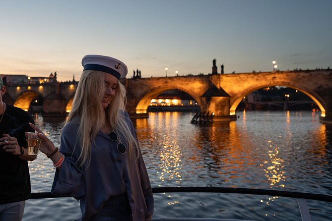 Drunken Monkey Prague Boat Party w/ 2hr Open Bar, DJ & Club Entry - Practical planning for a smoother evening