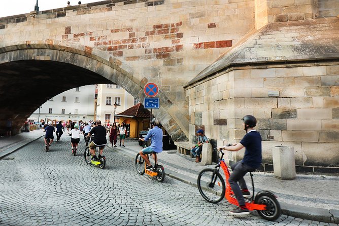 E-Bike, E-Scooter Viewpoint Fun Tour - Strahov Monastery and Petrín Hill