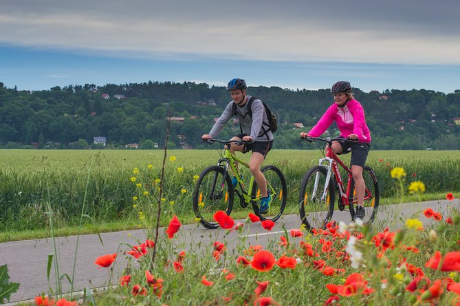 E-Bike Full-Day Trip From Prague: The Mighty Karlstejn Castle - Why cycling to Karlstejn beats a standard day trip