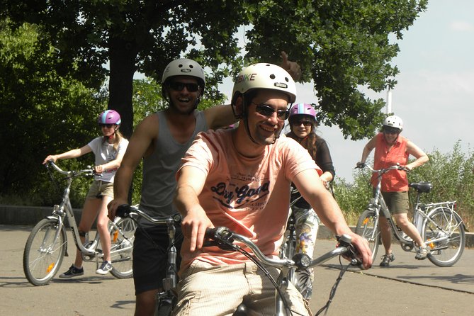 Ebike Prague Tour - Descending through greenery and Lesser Town