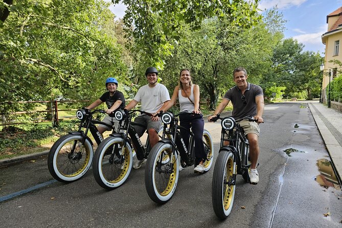 Ebike tour in Prague - Express Tour - Starting at Štěpánská 55 with an e-bike lesson