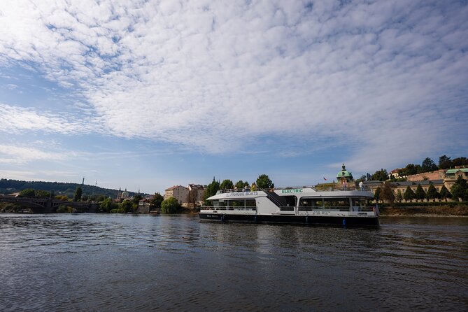 Evening Eco Cruise With a Glass of Prosecco in Bohemia - Who will get the most from this cruise