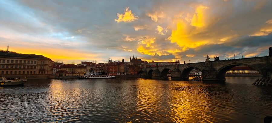Exclusive Christmas cruise with Christmas Eve buffet - A Christmas cruise on Prague’s oldest-looking stage