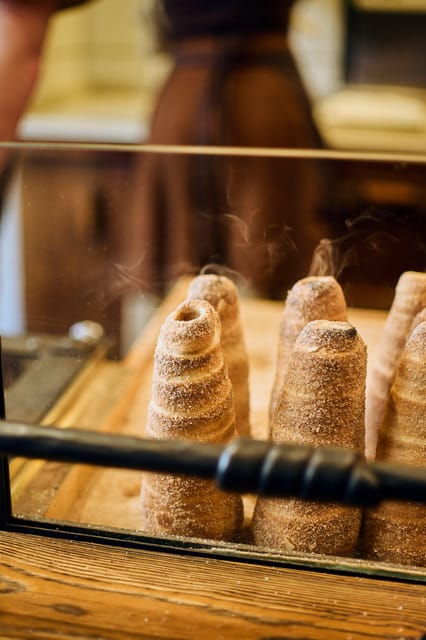 Explore Prague with our chimney cake Prague trail! - Is a free trail really good value?