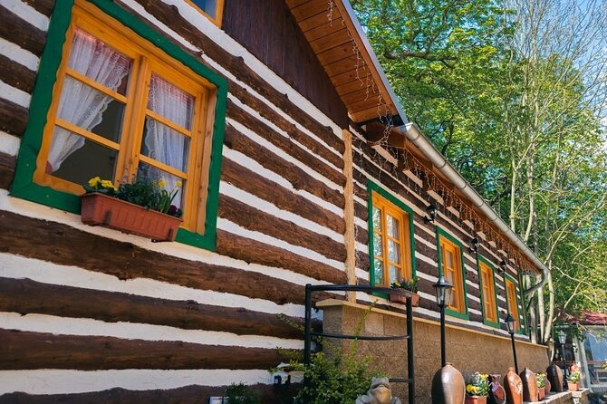 Folk Dinner Experience in Prague with Transportation - Arrival, welcome drink, and the first taste of Czech food