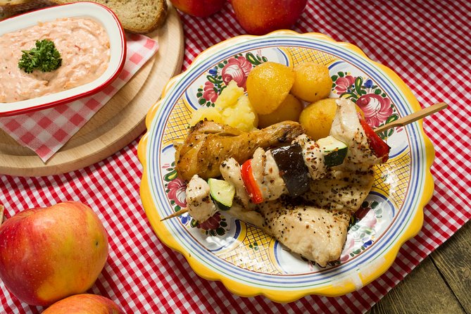 Folklore Dinner with Unlimited Drinks 4course Menu - New Year’s Eve adds a late-night finish