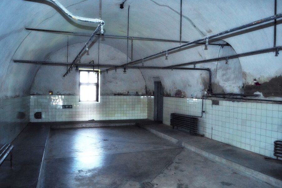 From Prague: All-inclusive Bus Tour to Terezin Memorial - The English guide and group experience