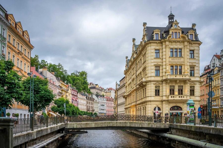 From Prague: Day trip to Karlovy Vary - Key points to know