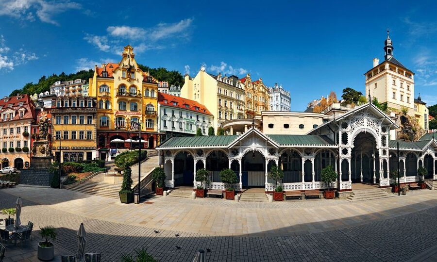 From Prague: Karlovy Vary Guided Day Trip - Meeting Karlovy Vary’s springs and colonnades