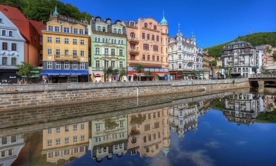 From Prague: Karlovy Vary Guided Day Trip - What your guide adds to the visit