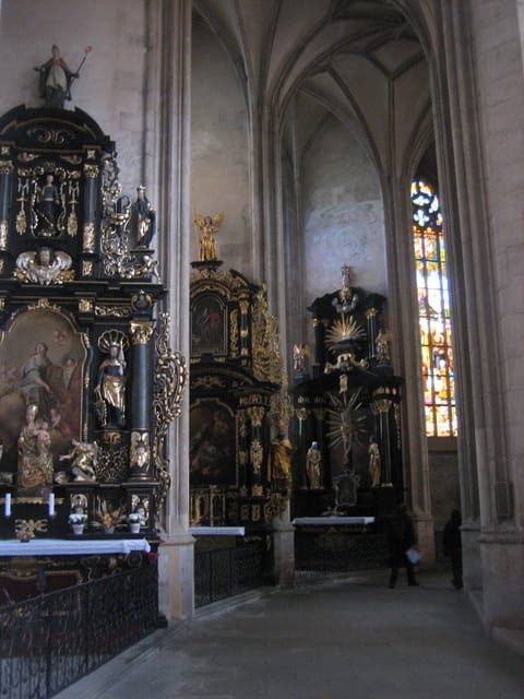From Prague: Kutna Hora Walking Tour & St. Barbara Cathedral - How the walking section affects the day