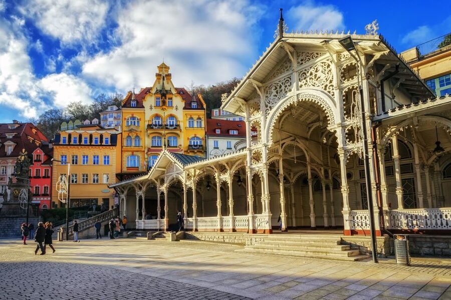 From Prague: Private Karlovy Vary & Crystal Factory Tour - Karlovy Vary and the story of its springs