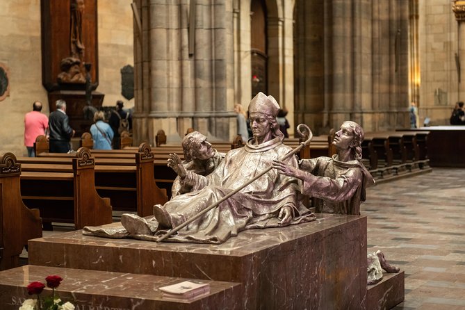 Full-Day Prague Tour with Prague Castle, Lunch and Vltava Cruise - Prague Castle means courtyards, walls, and the noon ceremony