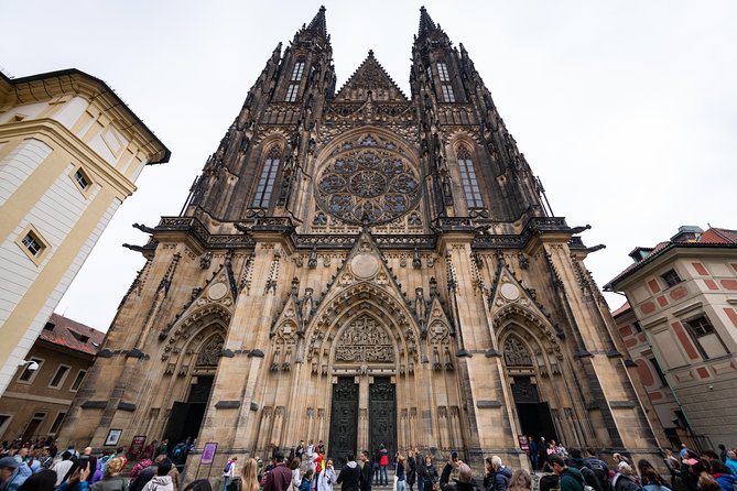 Full-Day Prague Tour with Prague Castle, Lunch and Vltava Cruise - Lunch breaks up the walking, with a few extra charges