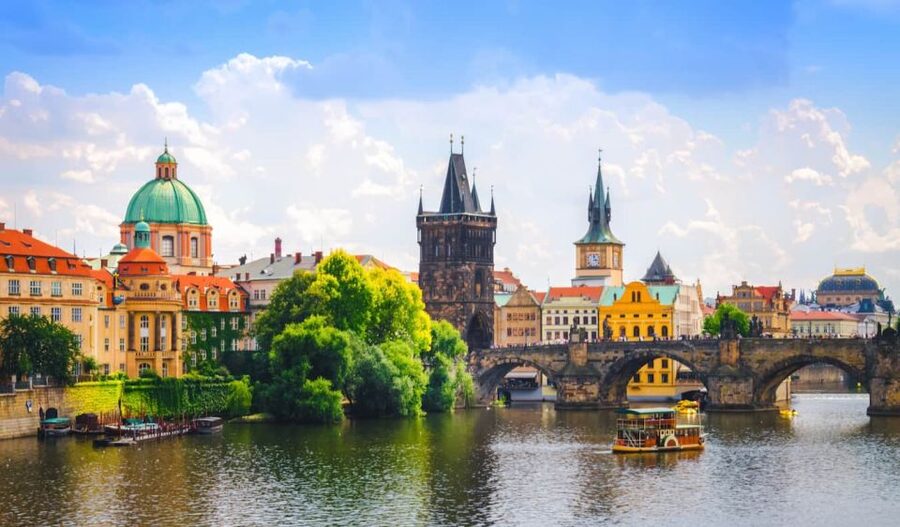 Full-Day Private Trip from Vienna to Prague - Prague Castle and the first city views