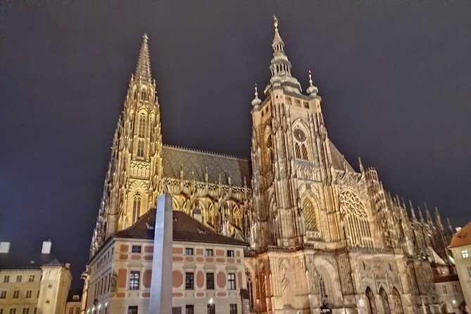Guided Old Town & Jewish quarter Walking Tour Prague (Tip-based) - What the $3.62 price really means