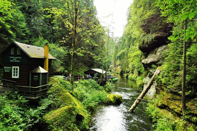 Hiking in Bohemian Switzerland - a day trip from Prague - Starting at Prague Main Station and reaching Hřensko