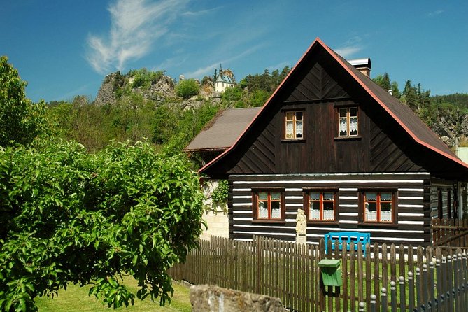 Hiking in fantastic Czech Paradise - Full Day Trip from Prague - What the private vehicle changes