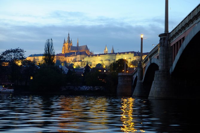 Jazz Boat: Popular LIVE JAZZ dinner cruise - Who should book the Jazz Boat?